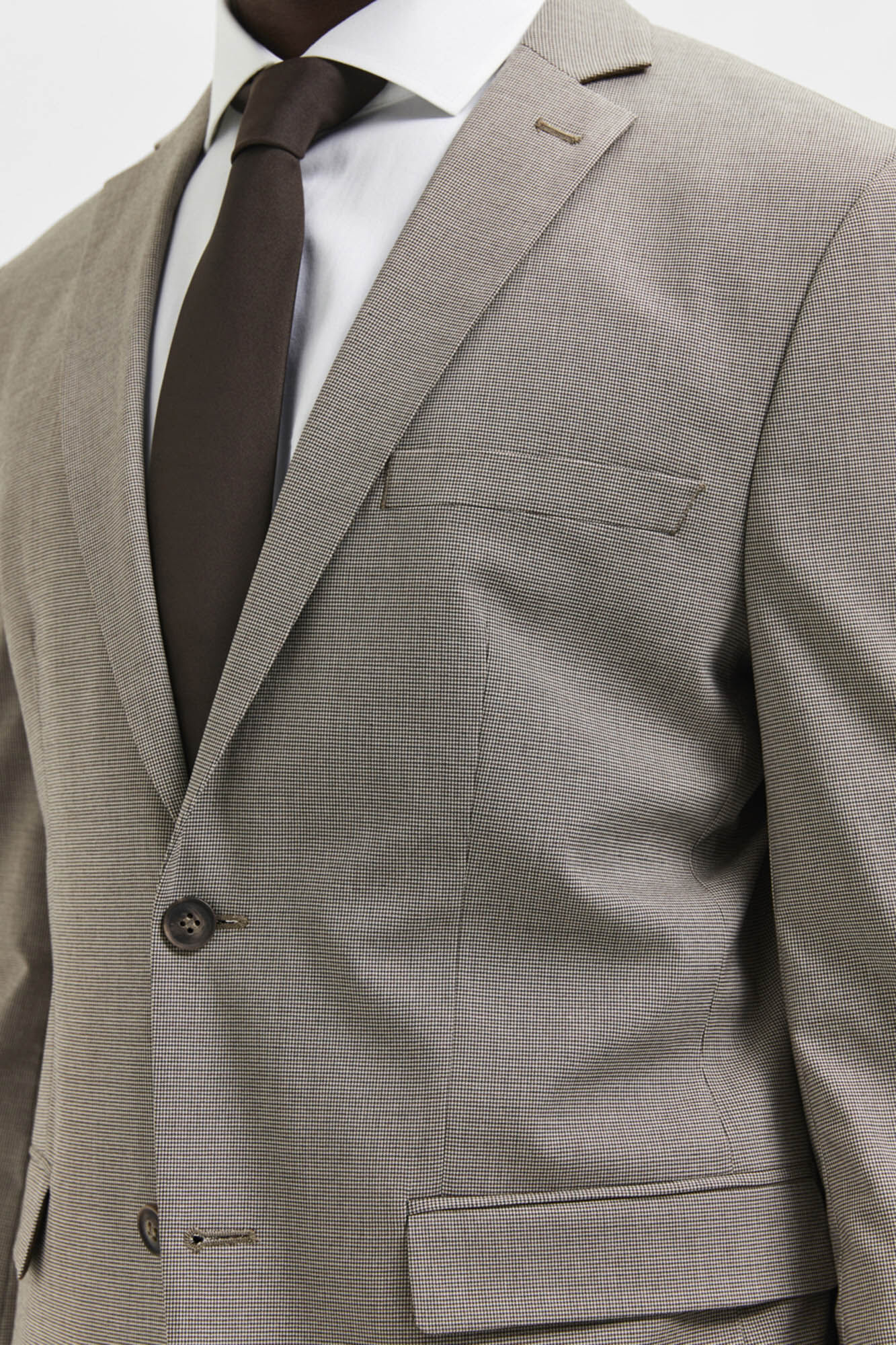 Corte slim fit americano - Marrom