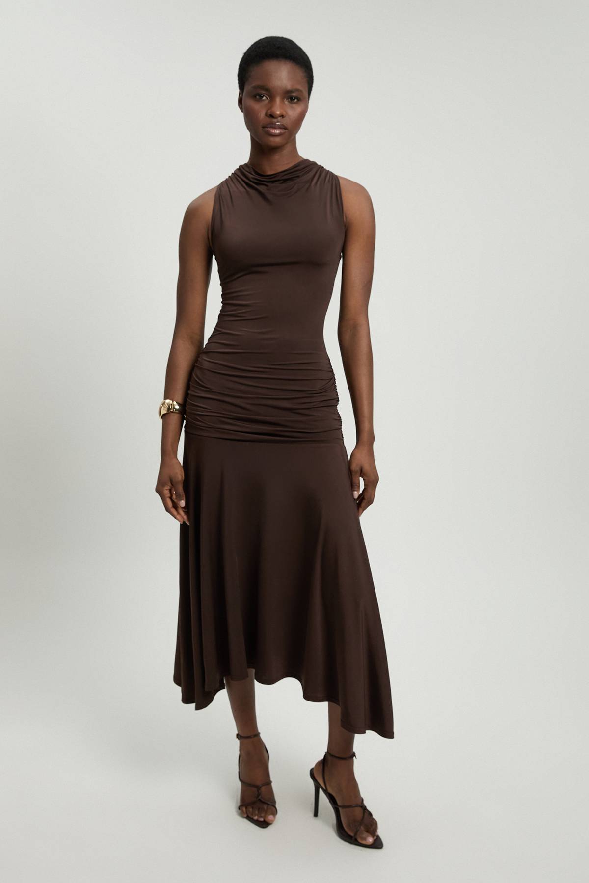 KarenMillen Robe Midi En Crêpe Fluide Stretch Avec Fronces Et Ourlet Mouchoir Asymétrique