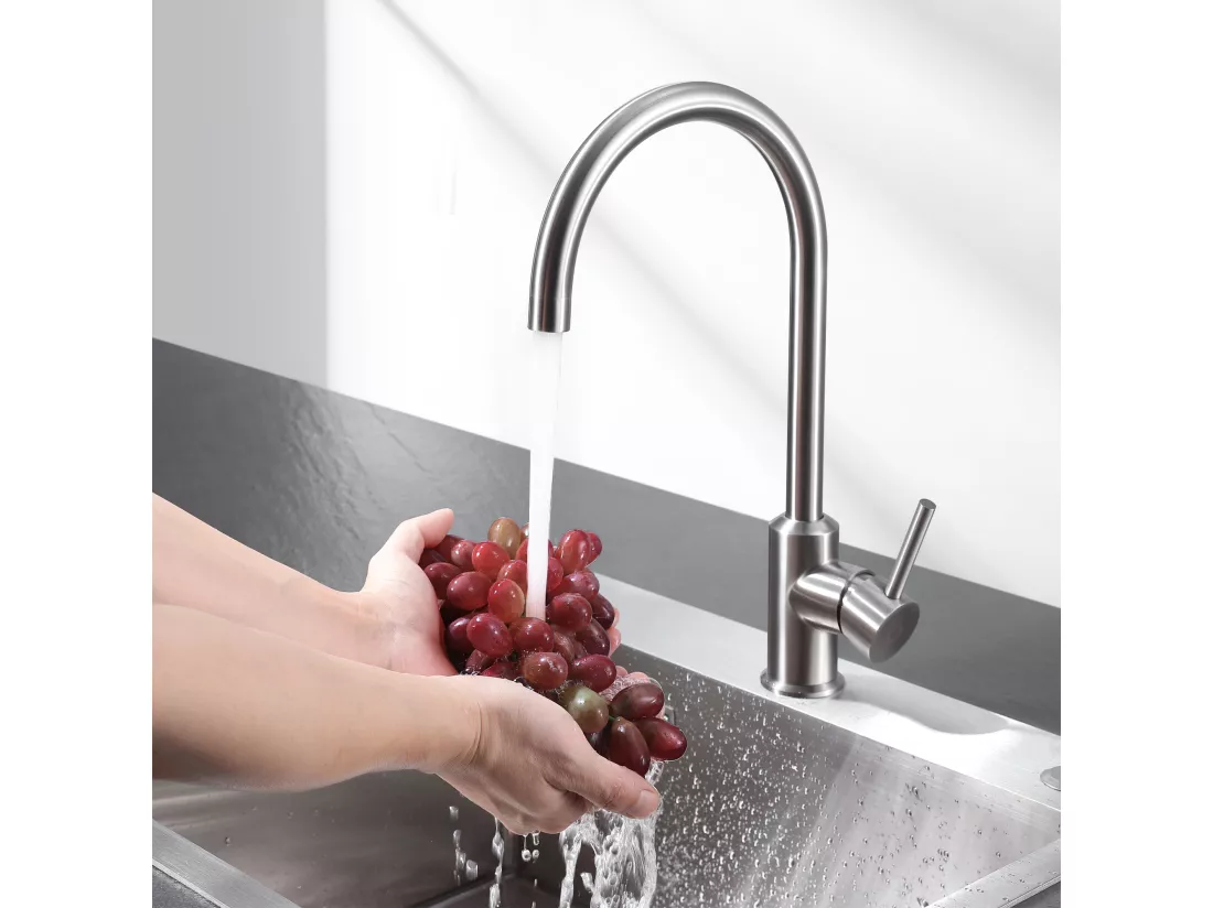 Cecipa max Mitigeur de Cuisine Monocommande, Robinet Évier en Acier Inox Brossé , Robinetterie Rotatif à 360° + Distributeur de Savon de Cuisine Noir