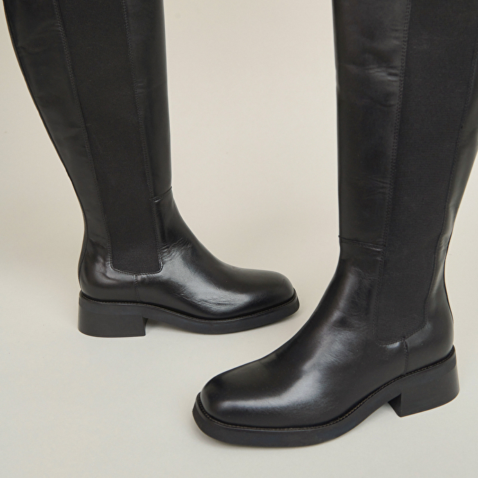 Bottes hautes  en cuir noir