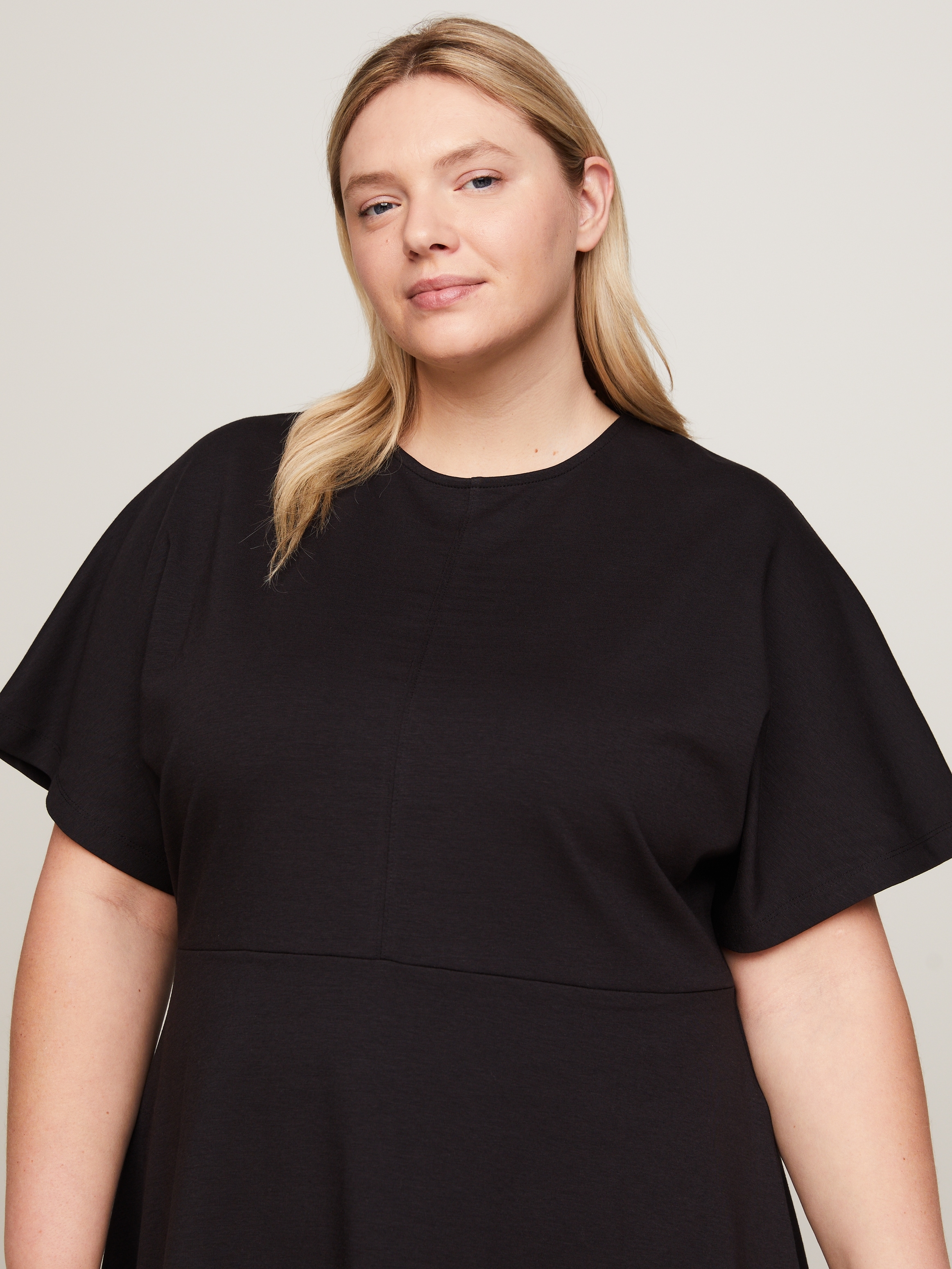 Tommy Hilfiger Curve Blusenkleid »CRV F&F C-NK TSHIRT DRESS SS« Grosse Grössen