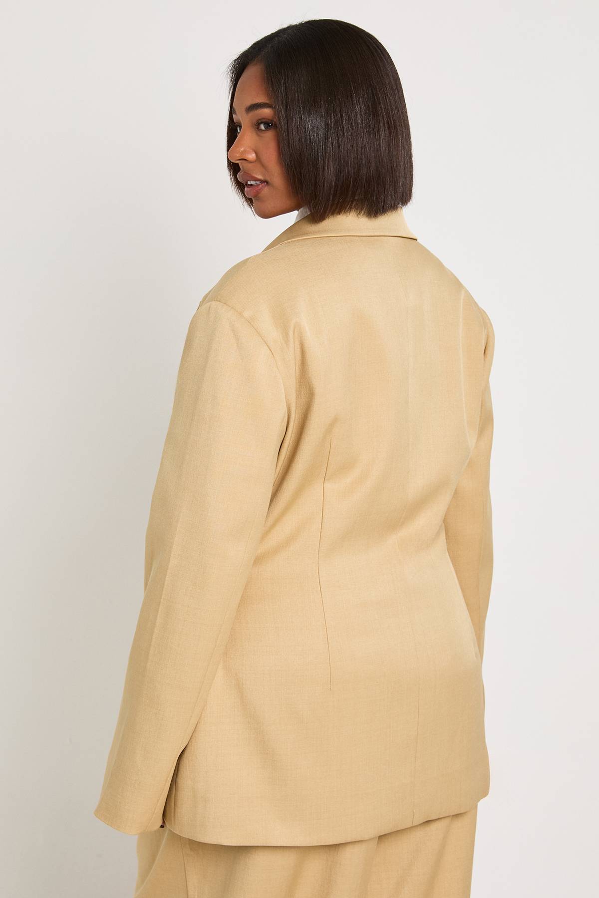boohoo Blazer Grande Taille à Taille Froncée Cintrée