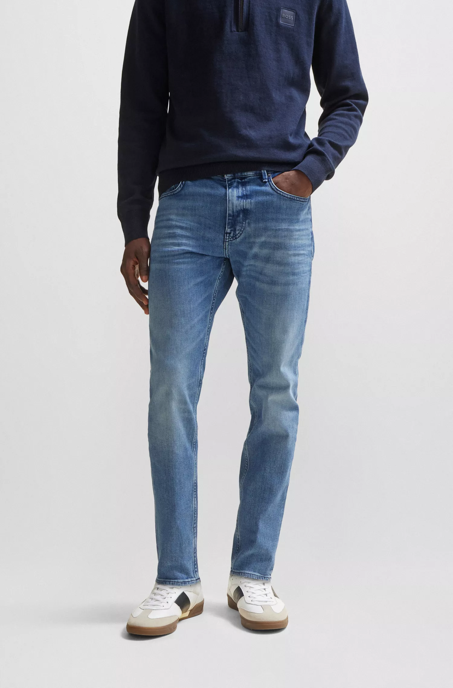 Calça jeans BOSS laranja, corte slim, em denim com elasticidade para maior conforto.