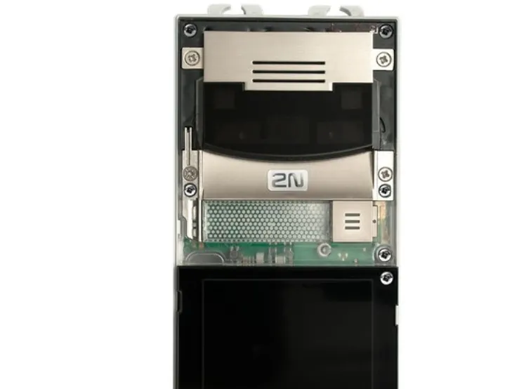 2N IP Verso Main Unit - Med kamera - IP intercomstation hovedenhed - kabling - 10/100 Ethernet - nikkel