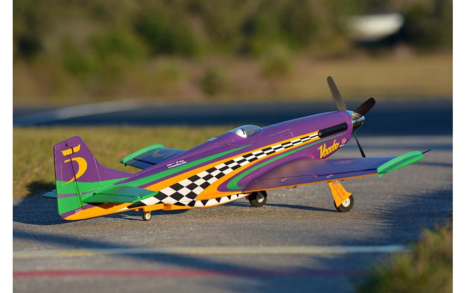 Warbird Mustang P-51 Voodoo 1100 mm PNP<br>Airrace Warbird «Voodoo» als PNP Modell mit Brushless Antrieb und EInziehfahrwerk