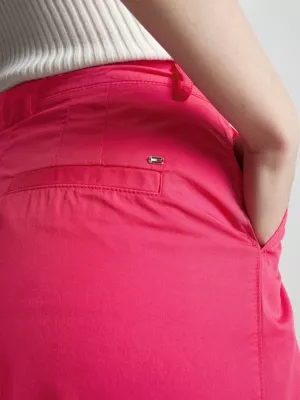 Shorts de sarja plissados e descontraídos