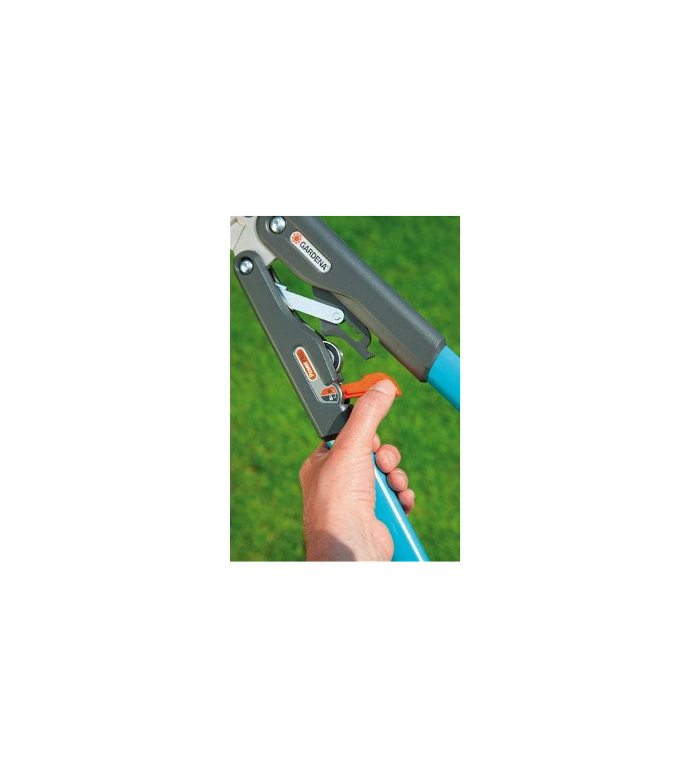 Coupe-branches à enclume smartcut comfort gardena