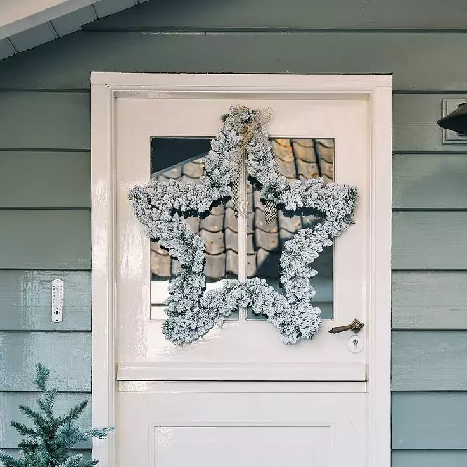Couronne de Noël (D60 cm) Branche d'étoile enneigé