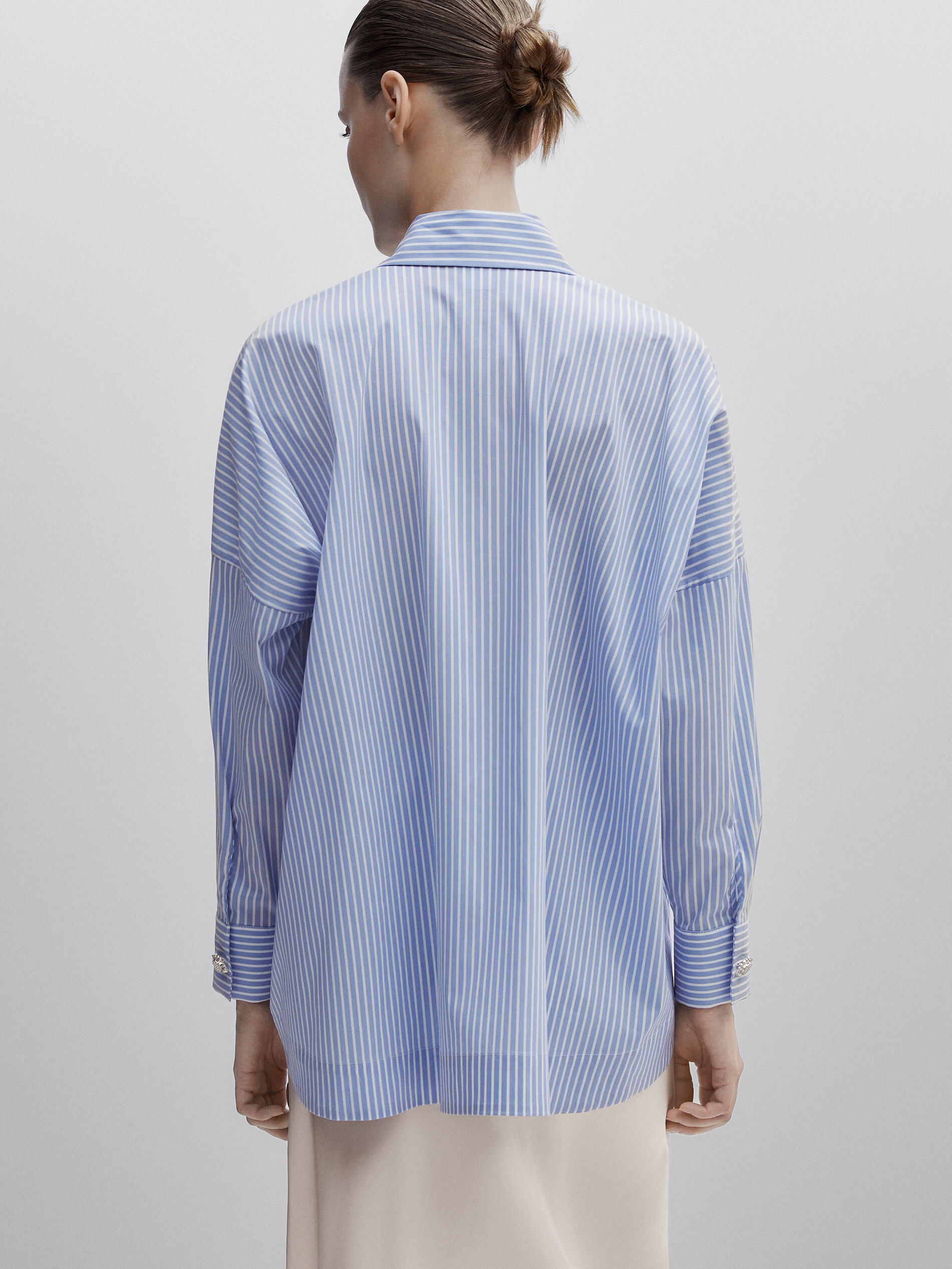 Camisa de popeline listrada com botões de joia - Studio - AZUL