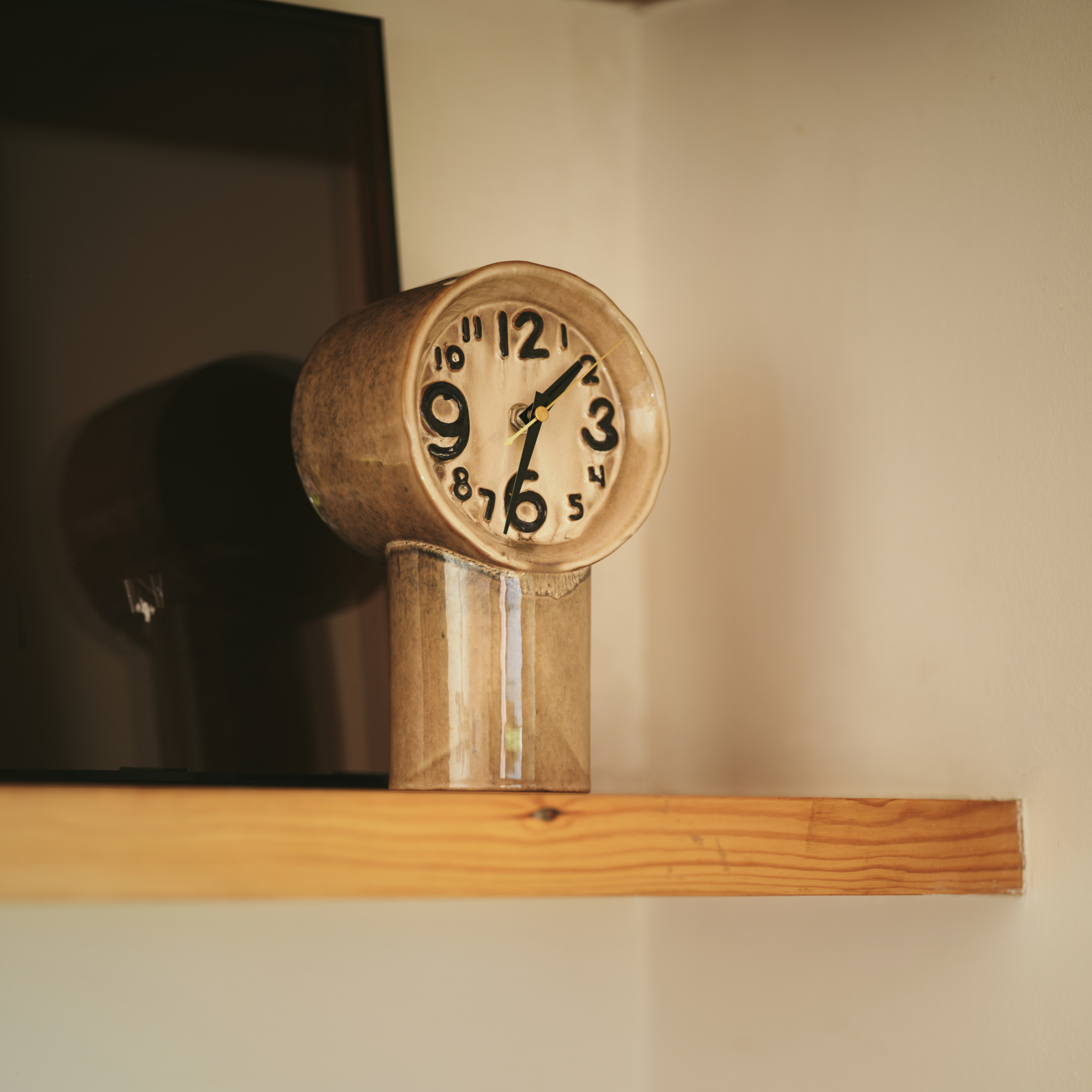 Klok Retro Ceramic cream