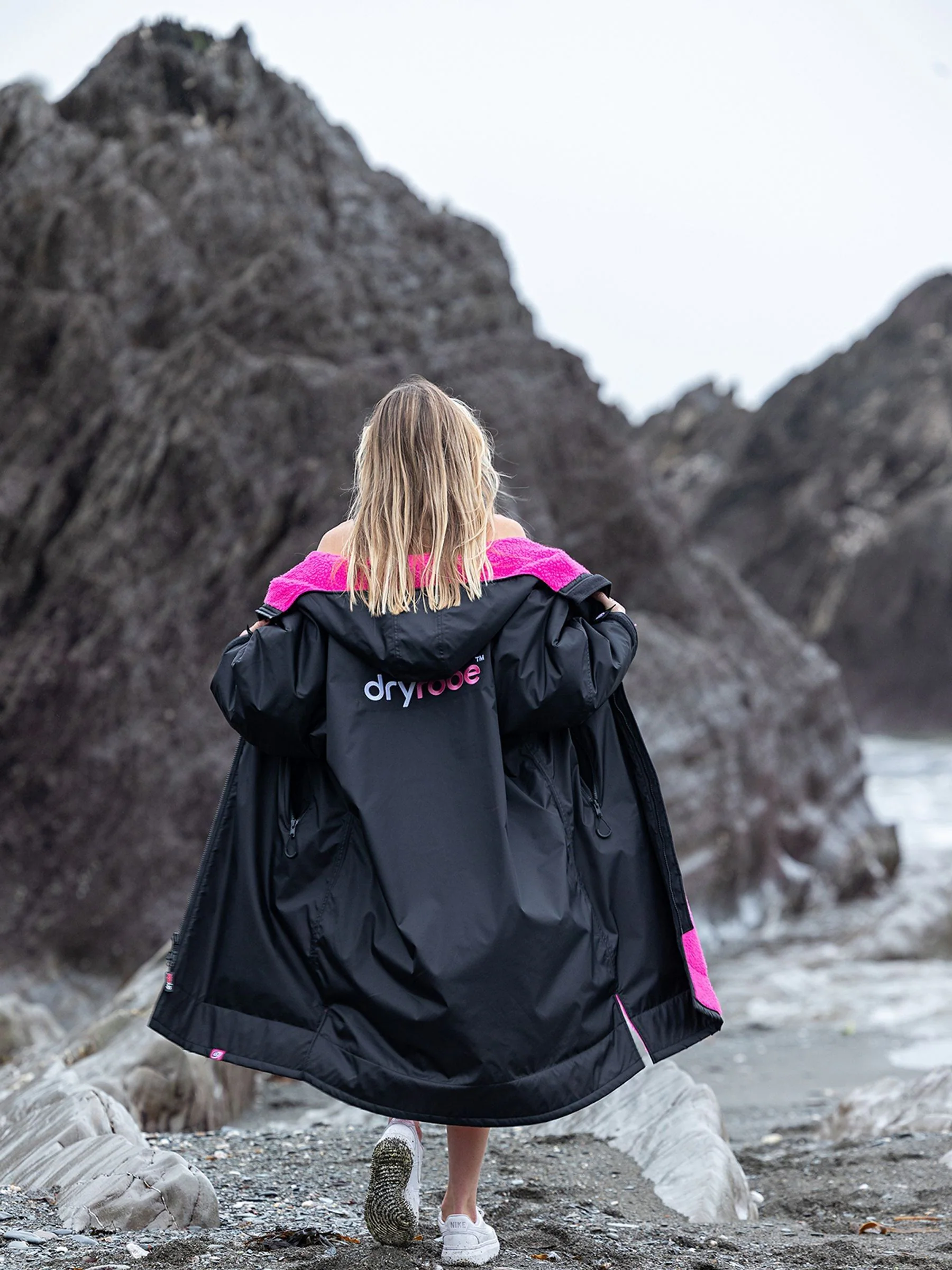 Zwart/roze - dryrobe Advance Adult Long Sleeve Changing Coats