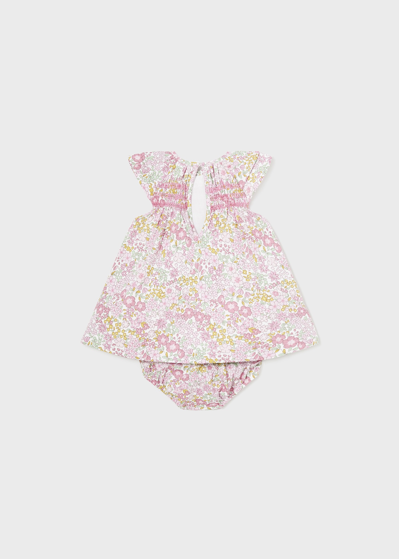 Vestido rosa para recém-nascido da Better Cotton com capa para fralda.