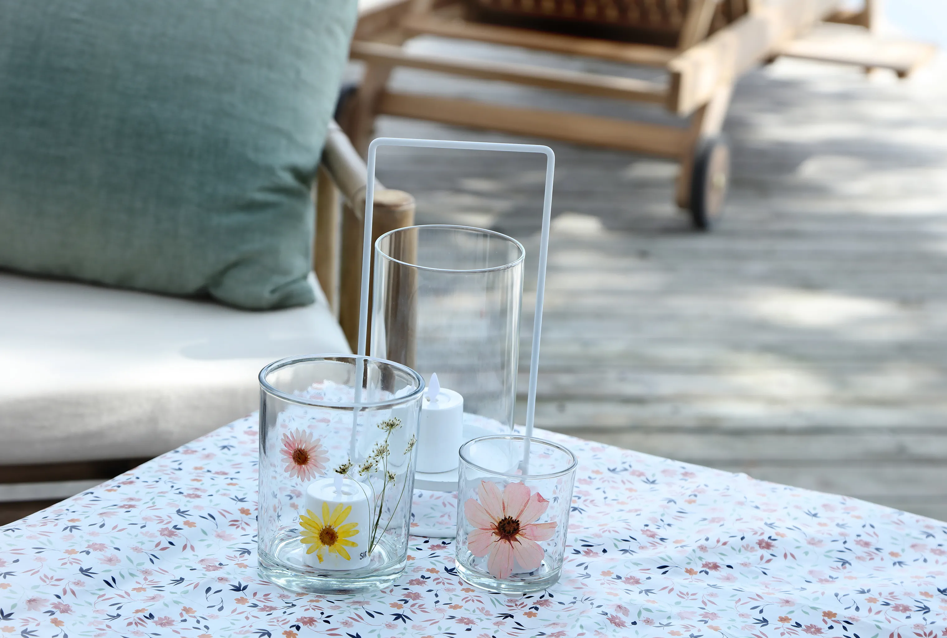 CASA Living Fyrfadsstage m. ægte blomst