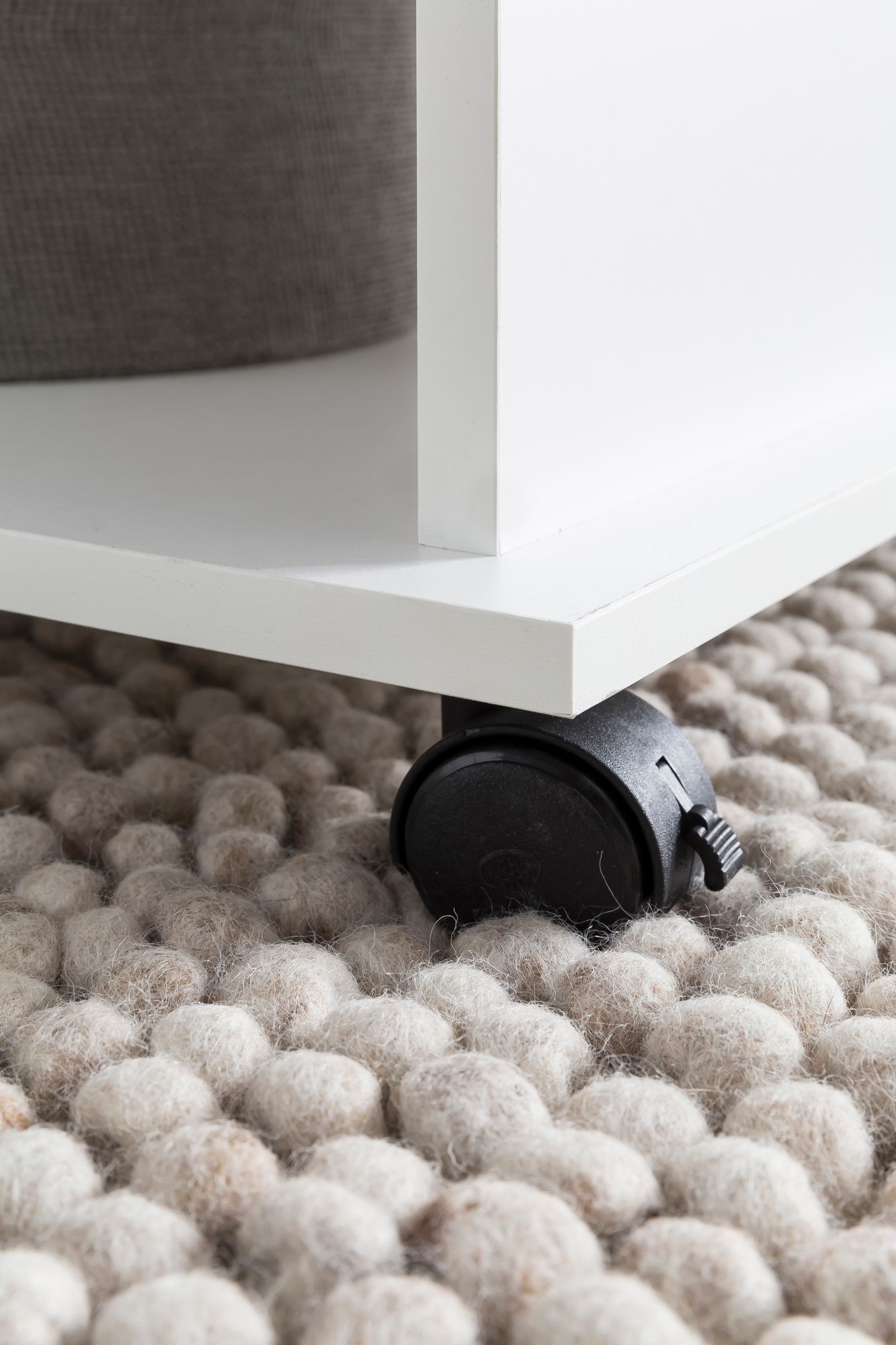 KADIMA DESIGN Couchtisch SEGRE: Stilvoll, 2 Ablageflächen, Rollen, Melaminharzbeschichtung, 95x51x54,5 cm, Weiß/Sonoma.