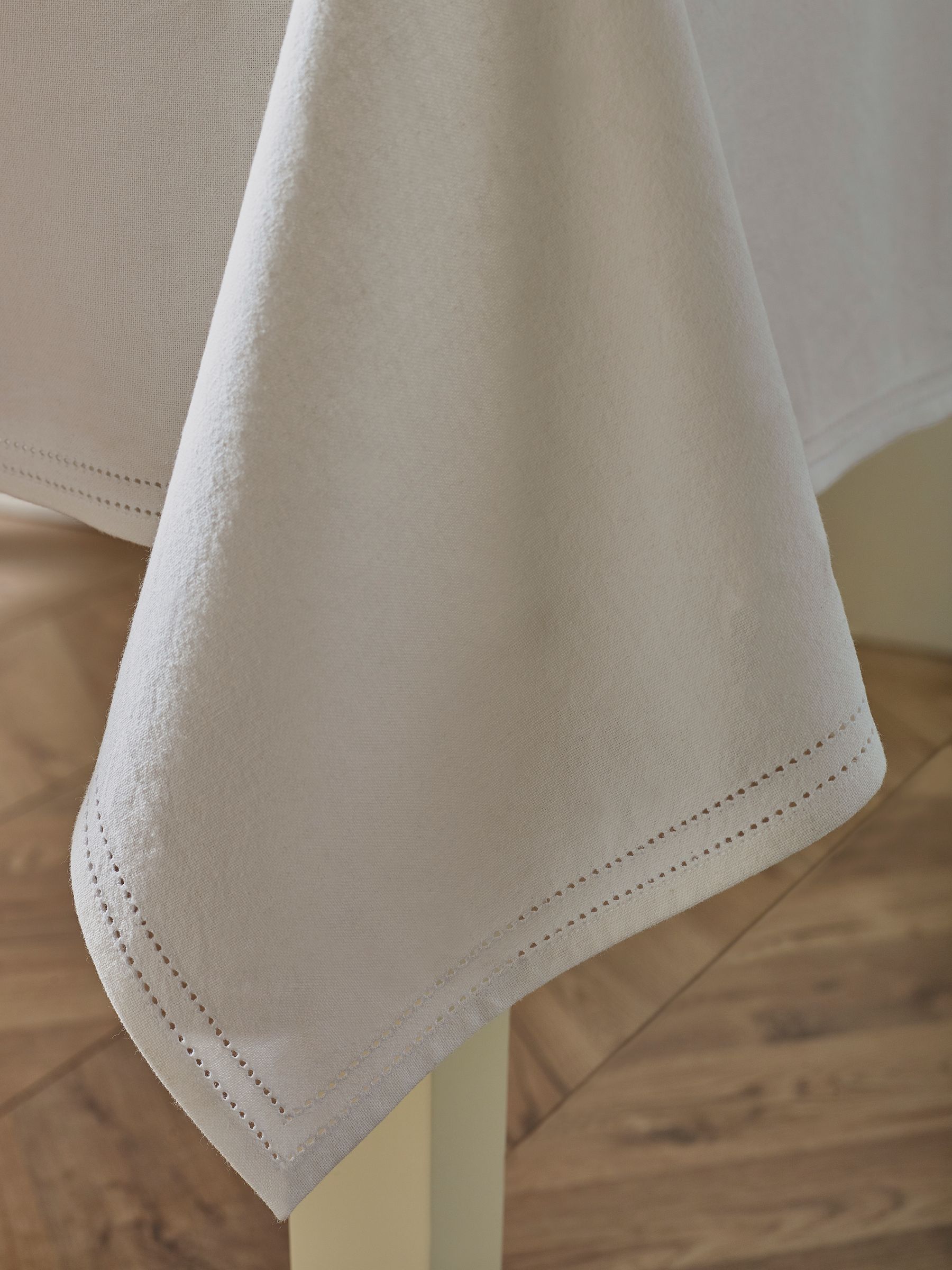 Tafelkleed met linnenlook van 100% katoen
