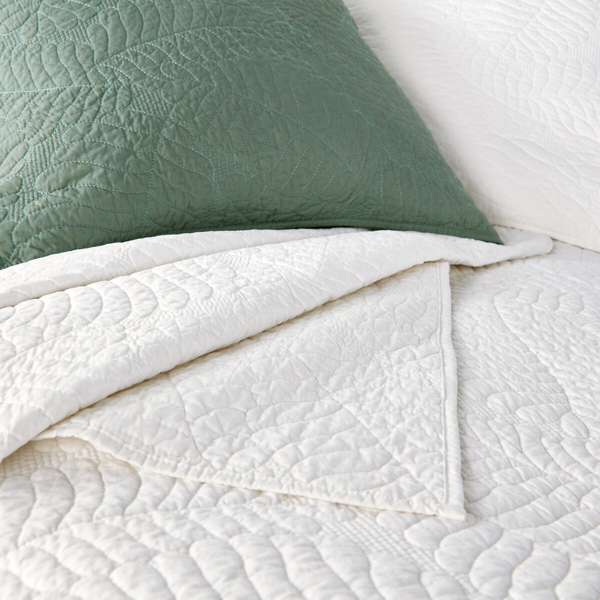 LA REDOUTE INTERIEURS<br>Colcha tropical acolchoada em Tropical