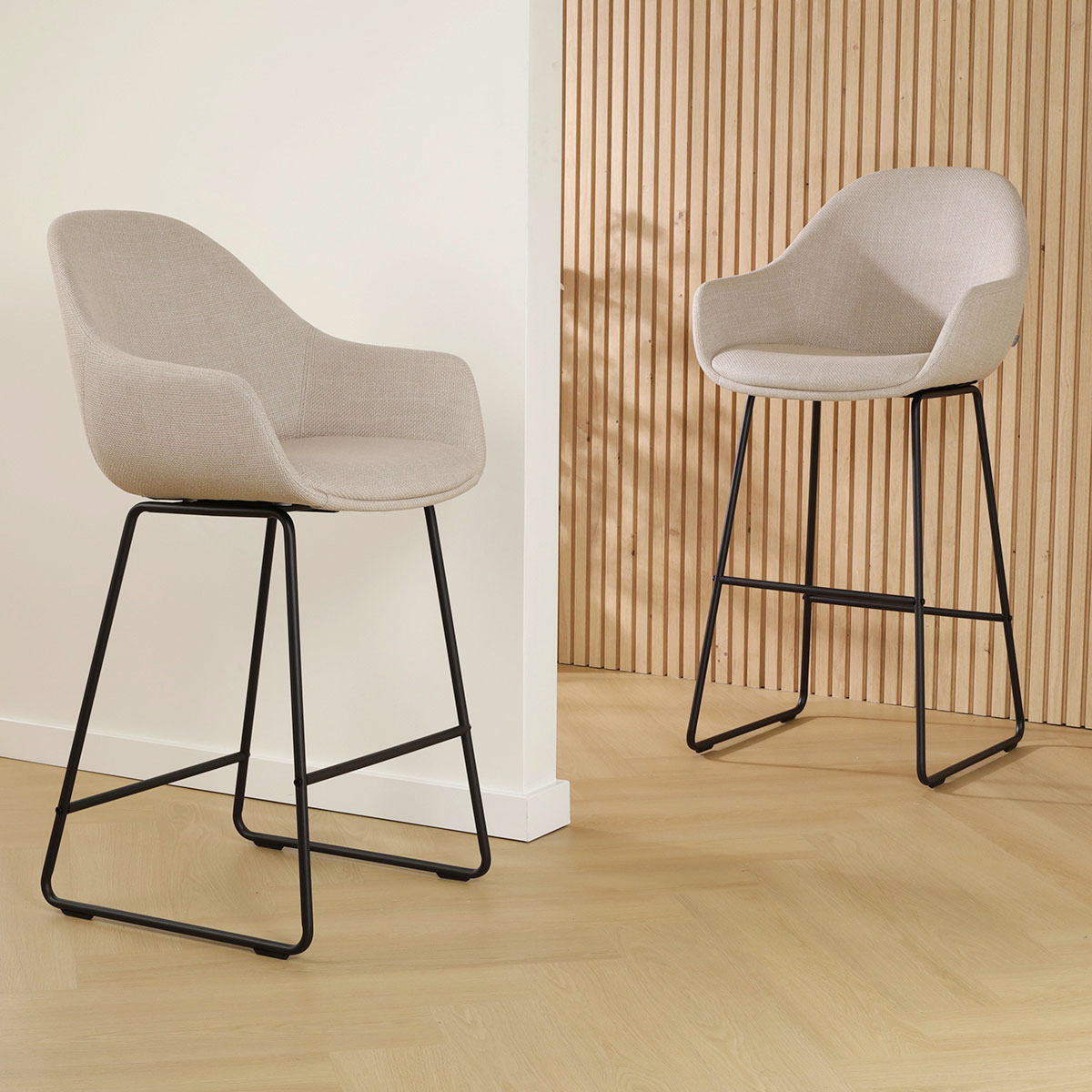 Barkruk Nino-Mae beige - zwart onderstel - 75 cm