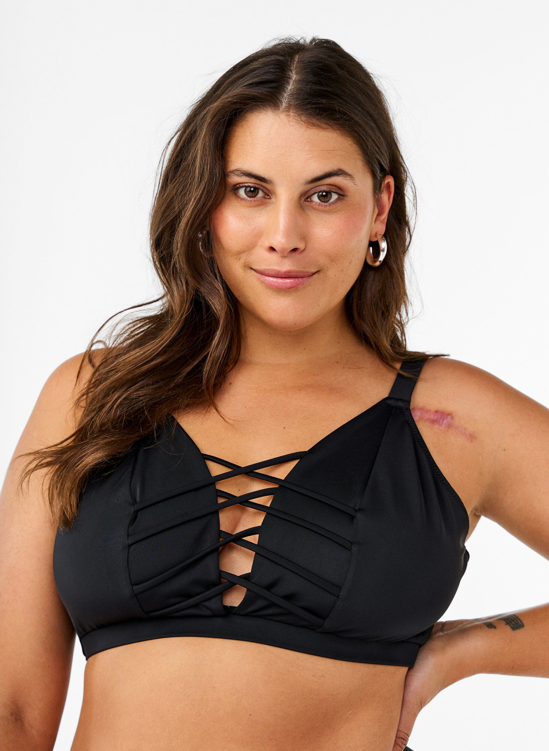 Bikini overdel med stringdetalje
