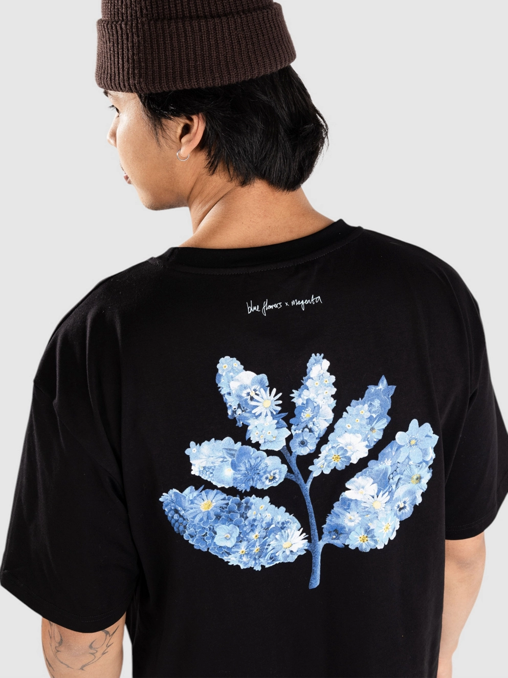 Blue Flowers Magenta X Blue Flowers T-Shirt black