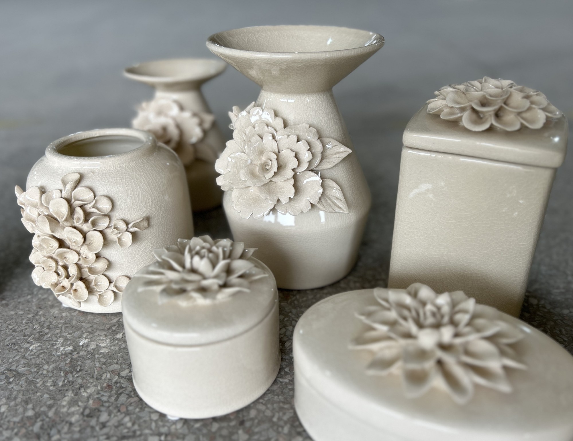 Keramikvase 'Heraldine', creme, B 15 cm, L14 cm, H 20 cm von fischer's lagerhaus