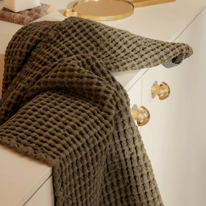 Ferm Living - Organic Badetuch, 70 x 140 cm, olive
