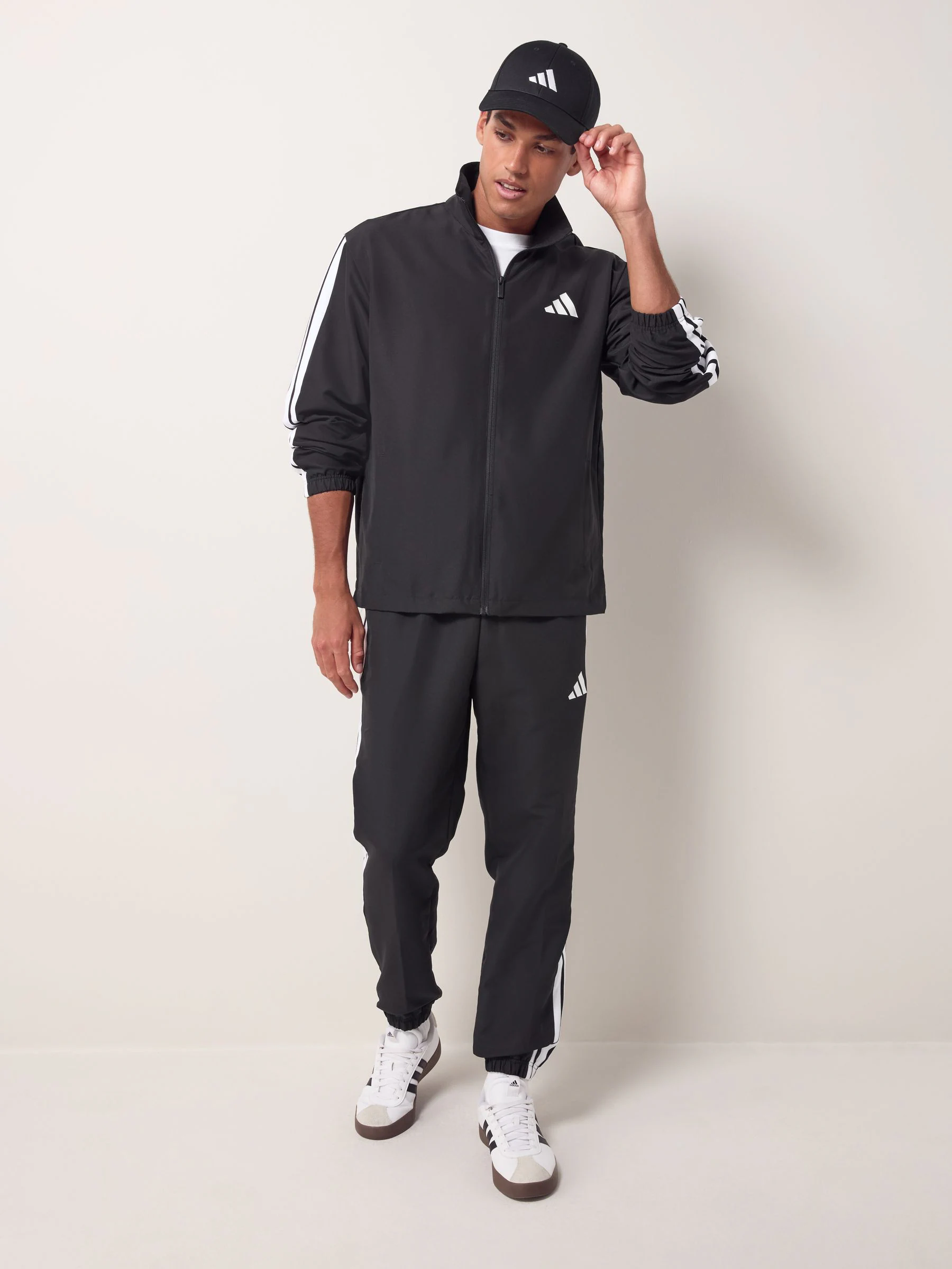 Zwart - adidas Sportswear Basic 3-Stripes Woven Tracksuit