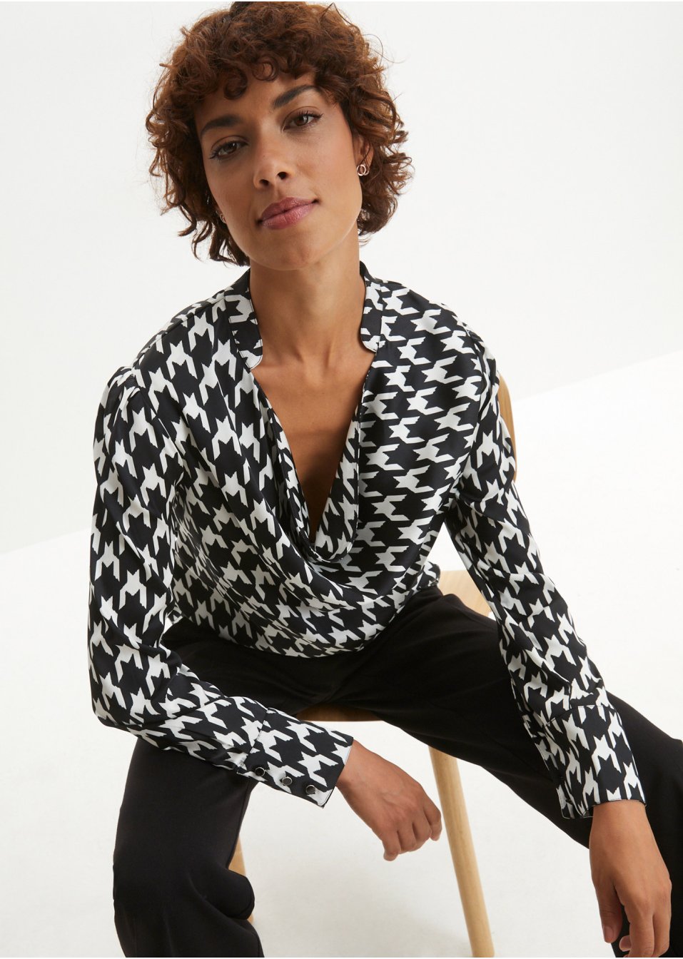 Tunique-blouse avec col bénitier