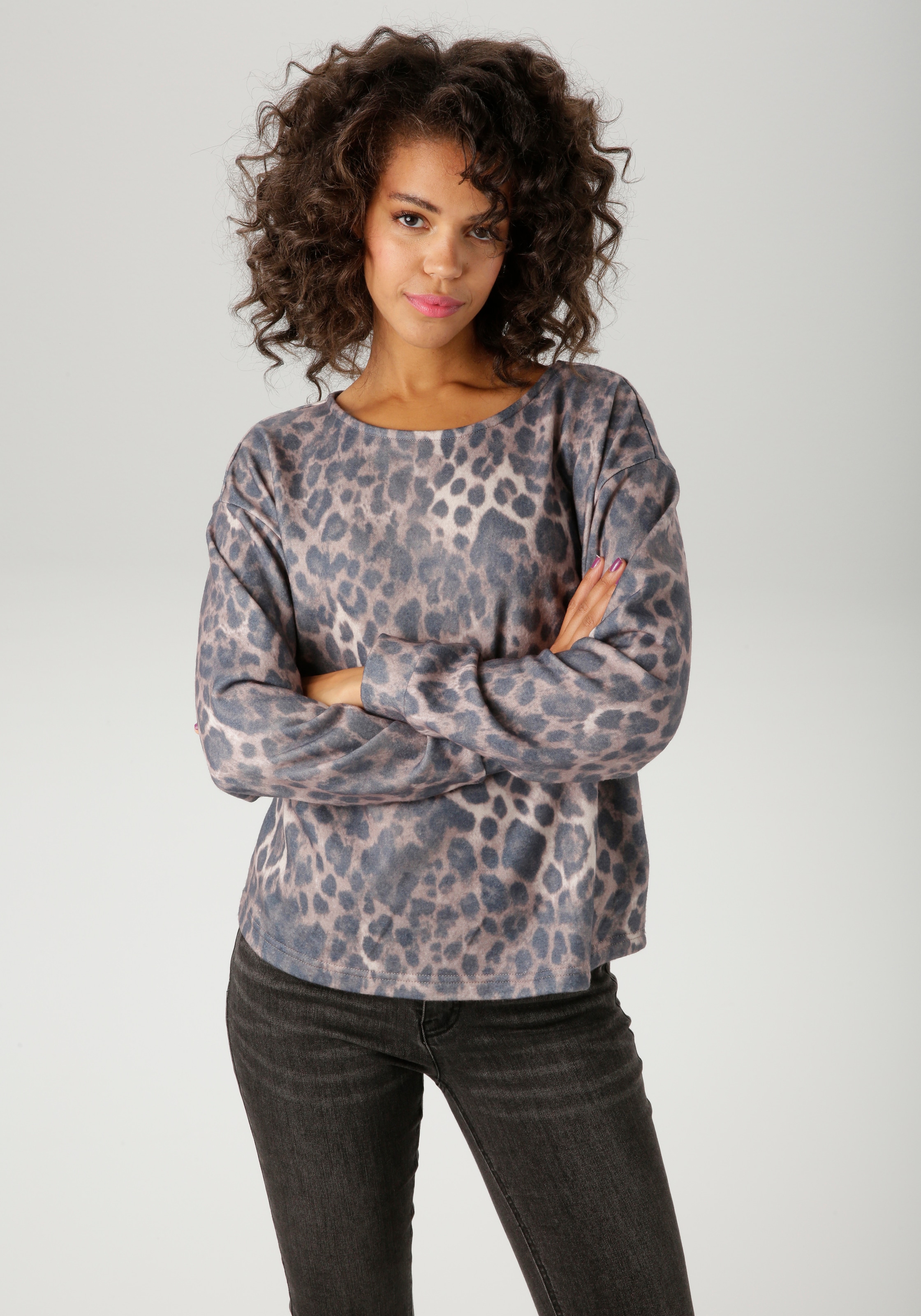 Aniston CASUAL Sweatshirt , mit trendigem Leo-Druck - jedes Teil ein Unikat - NEUE KOLLEKTION