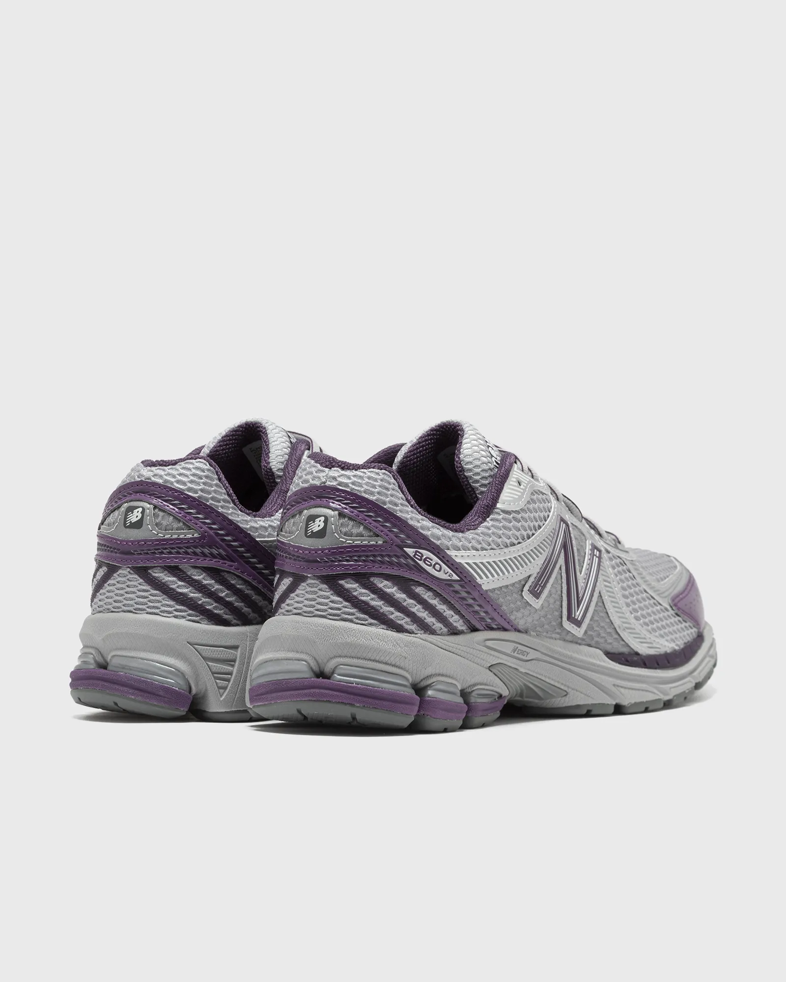 New Balance 860