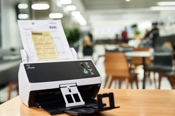 Ricoh fi-8170 - Dokumentscanner - Dual CIS - Duplex - 216 x 355.6 mm - 600 dpi x 600 dpi - op til 70 ppm (mono) / op til 70 ppm (farve) - ADF (100 ark) - op til 10000 scanninger pr. dag - USB 3.2 Gen 1, Gigabit LAN