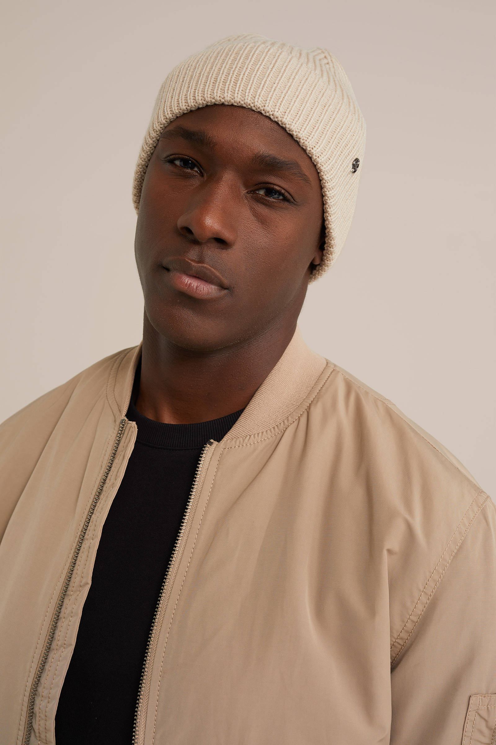 WE Fashion muts beige