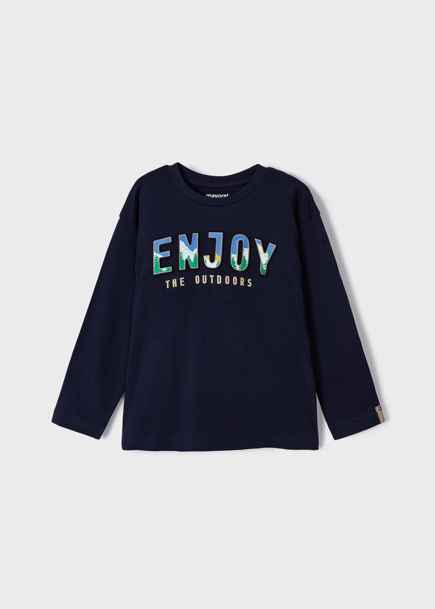 Camiseta Better Cotton com estampa em relevo para meninos