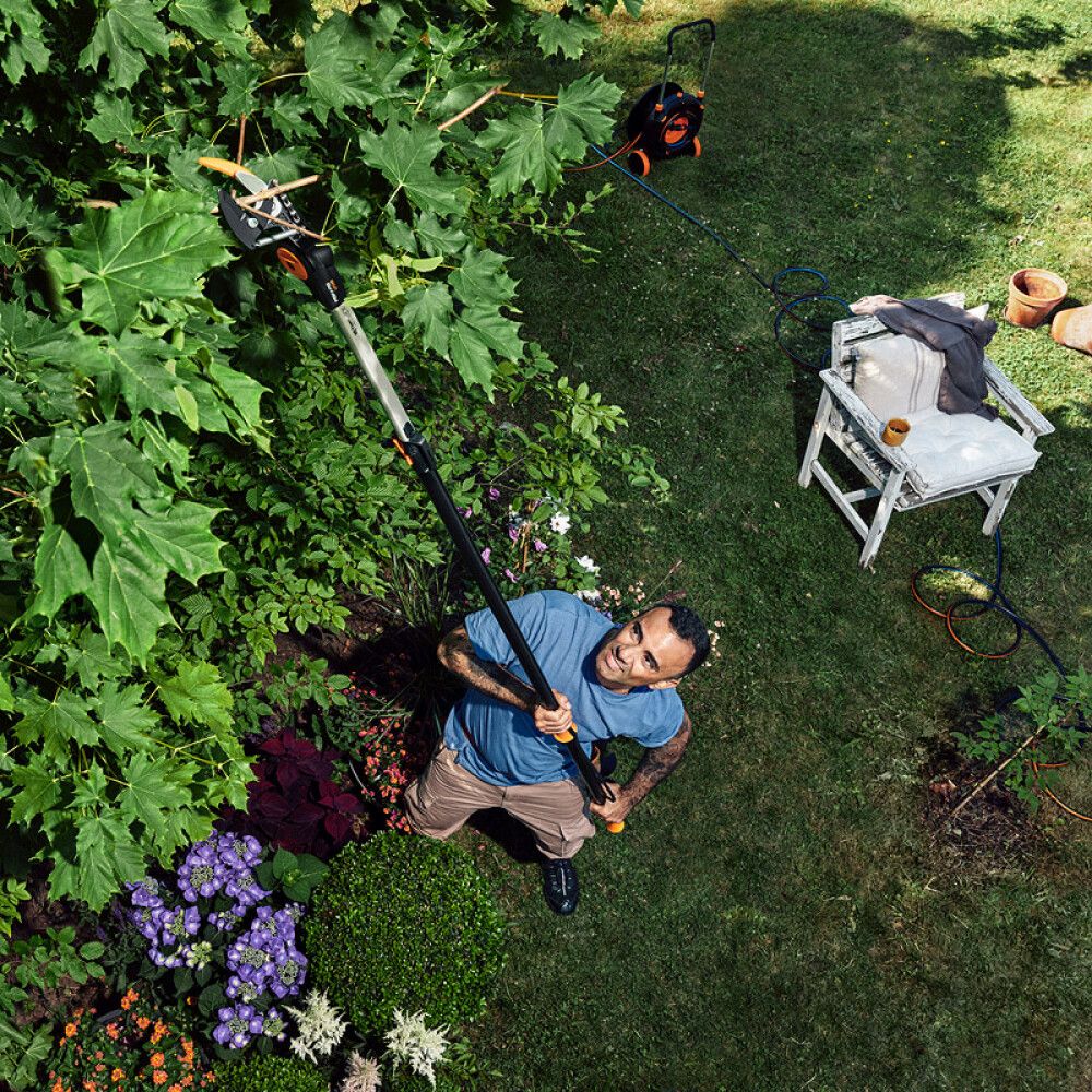 GRENSAKS FISKARS UPX86 TELESKOPSKAFT MED SAG 4M