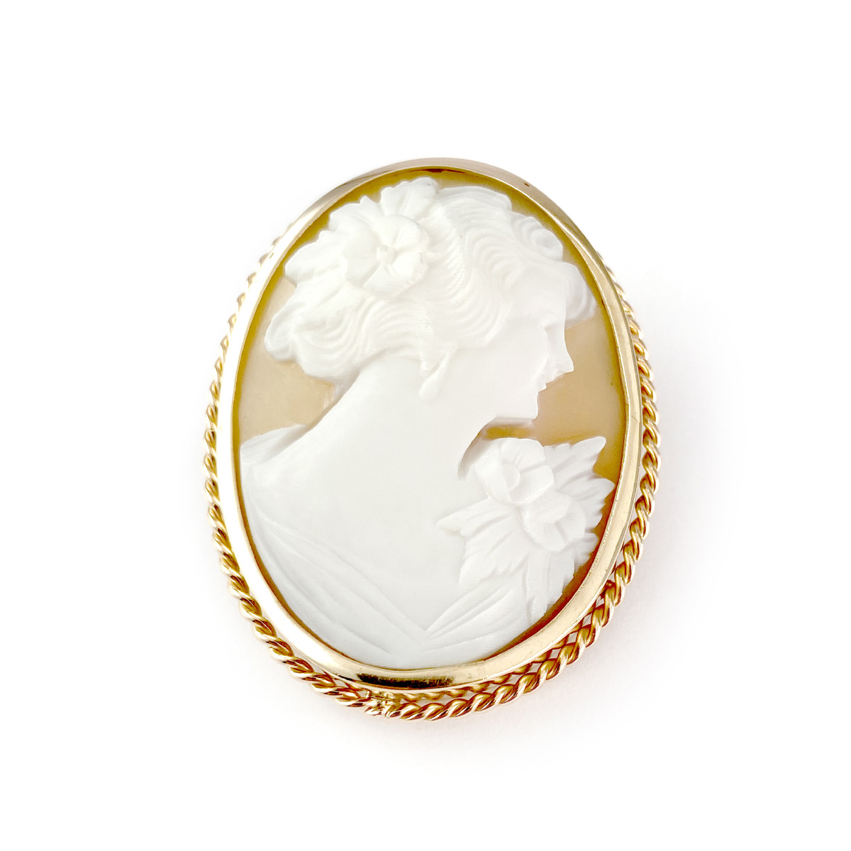 Broche d'occasion or 750 jaune camée coquille