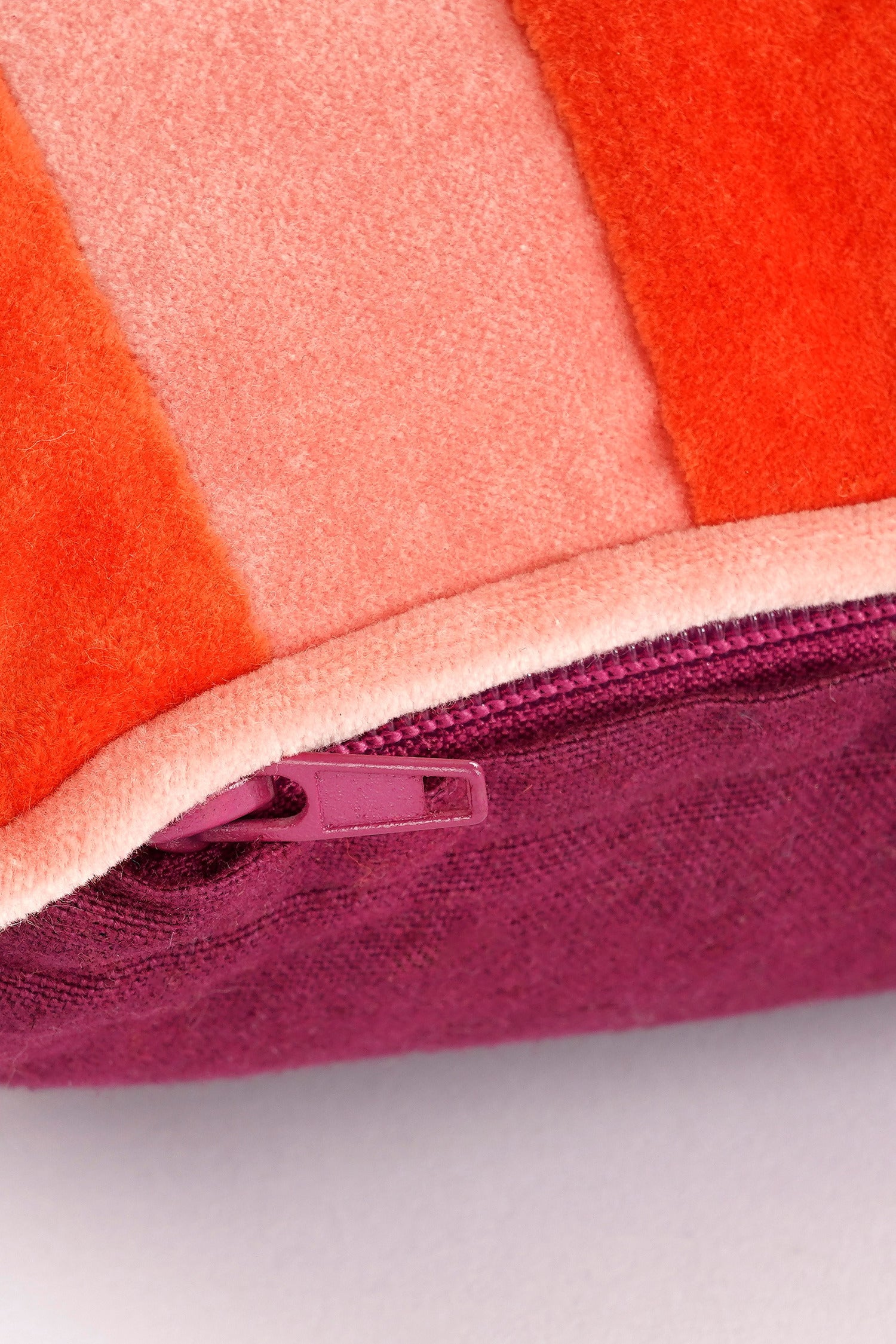 In the Mood sierkussen Clair roze / oranje 55 x 35 cm