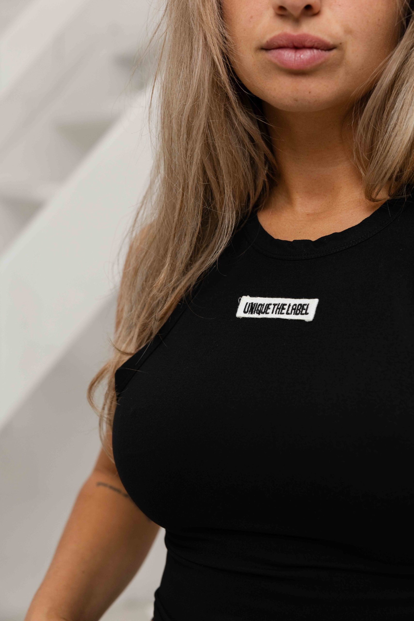 Unique The Label Nena Halter Top Dames Zwart