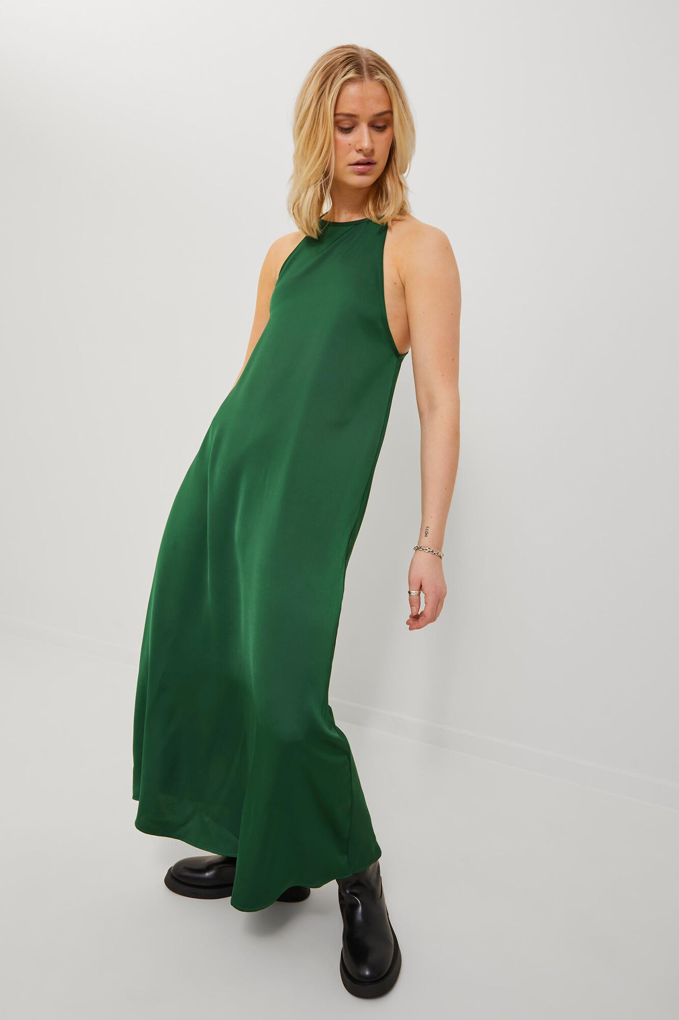 Vestido longo com decote halter