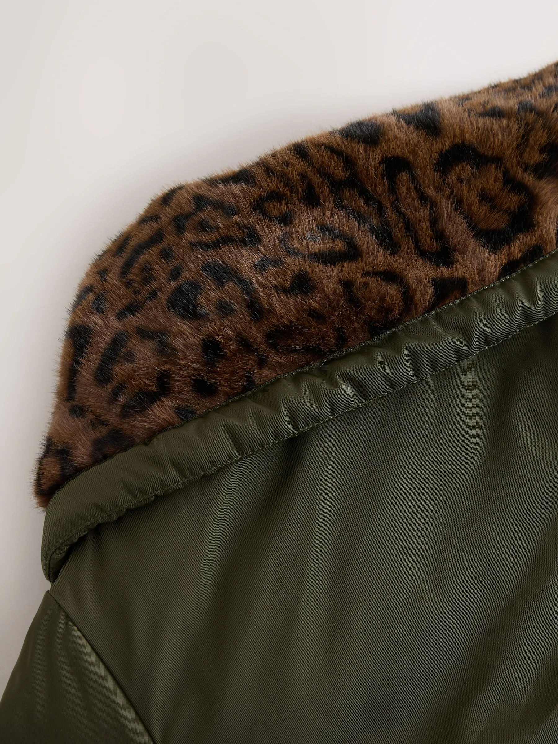 Kakigroen - Parka with Animal Print Faux Fur Collar