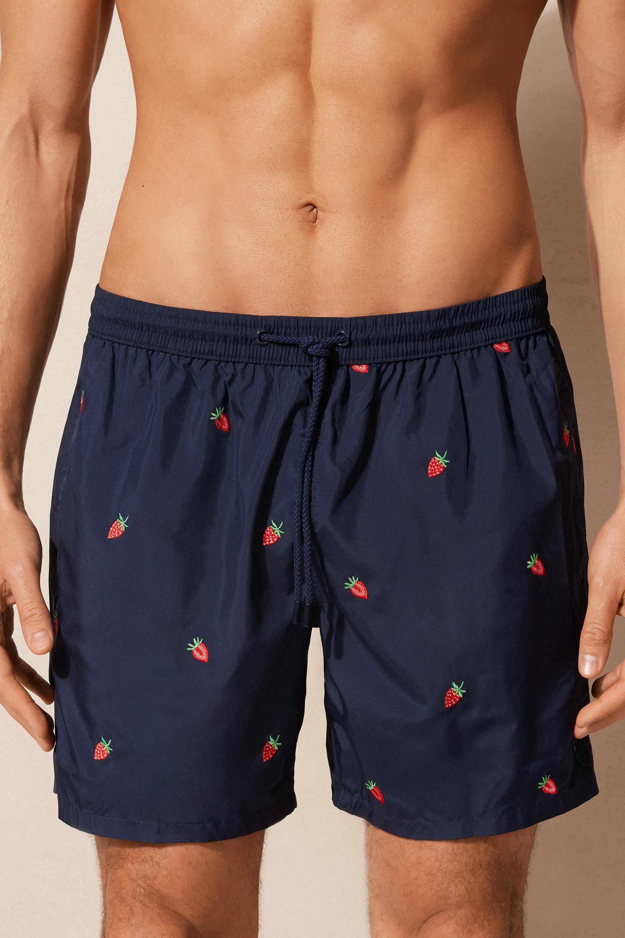 Maiô boxer com bordado de morango