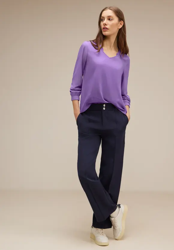 Unifarbene Bluse mit Rüschen - lupine lilac