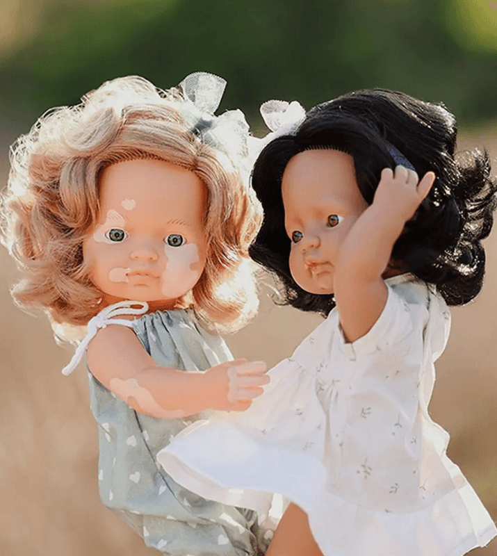 Miniland Dukke Lyshåret med Vitiligo, 38 cm. - My Friends & Me