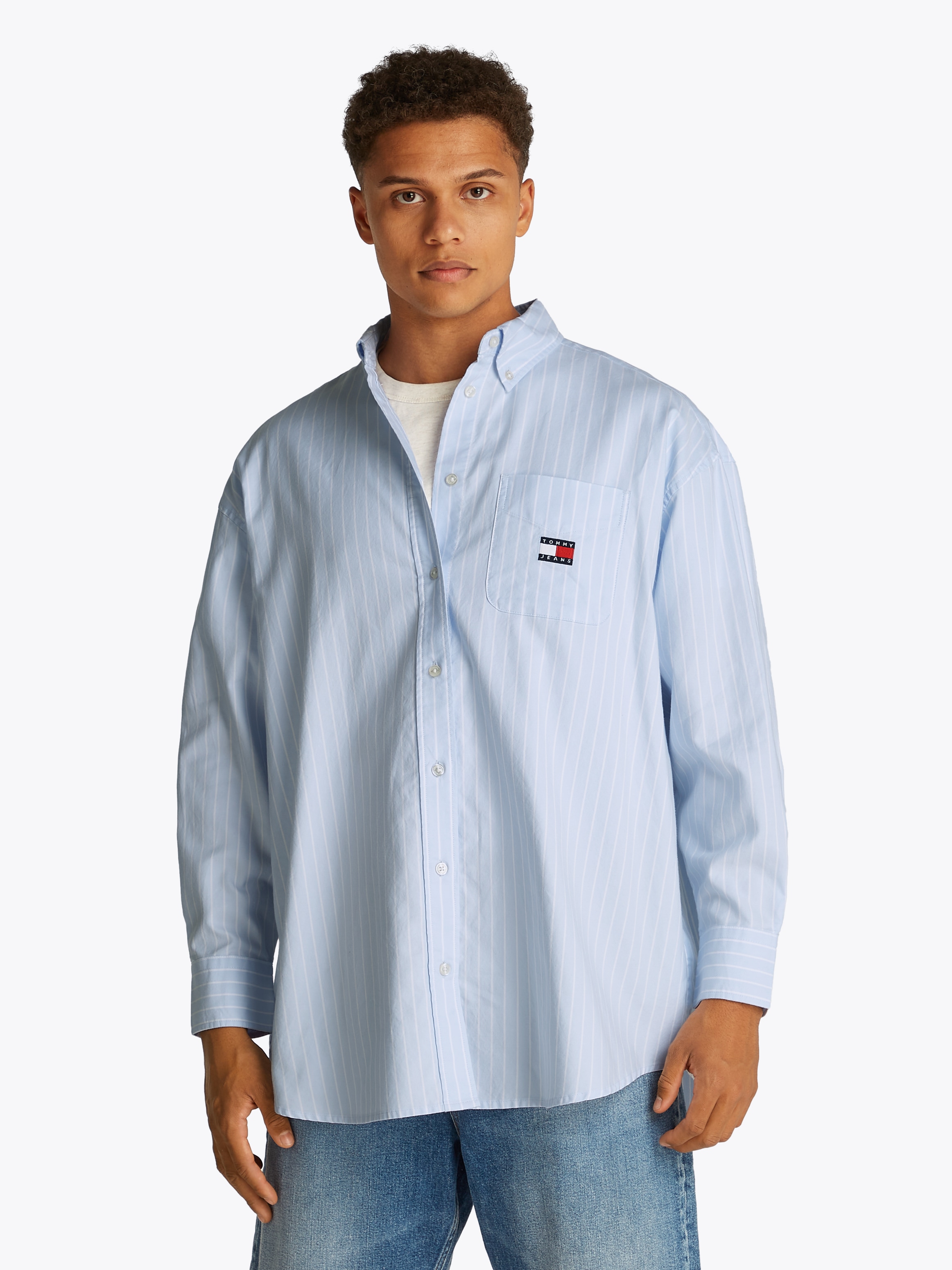 Tommy Jeans Curve Hemdbluse »TJW OVS BADGE OXFORD SHIRT EXT«, in Grossen Grössen, Oxford Qualität, oversized, Logo-Badge