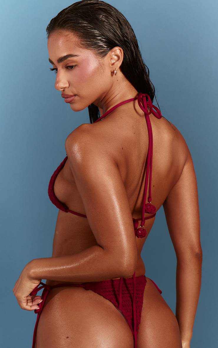Rouge Profond Bas De Bikini Triangle En Crochet Avec Appliqué Floral