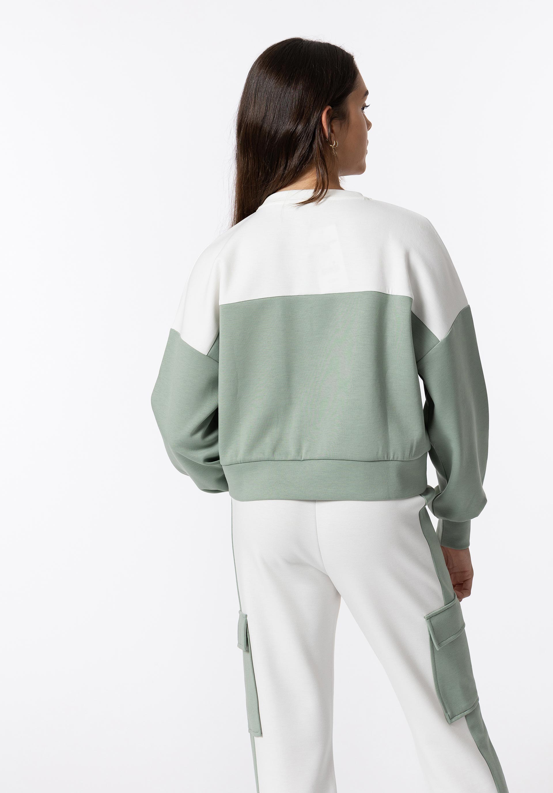 Sweatshirt Bicolor com Bolsos