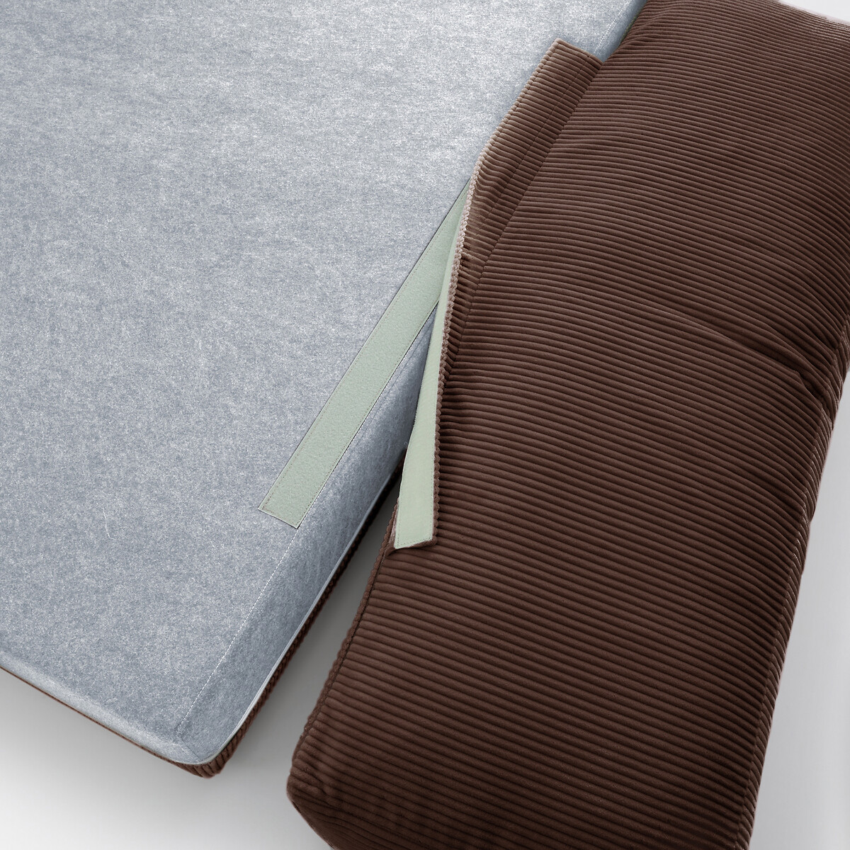 LA REDOUTE INTERIEURS<br>Sofá cama 2 lugares ribfluweel Hani