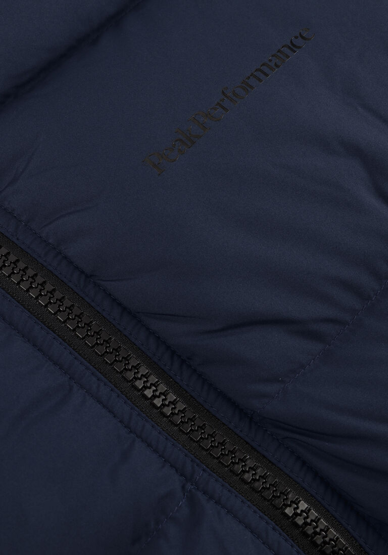 donkerblauwe peak performance gewatteerde jas m rivel down jacket