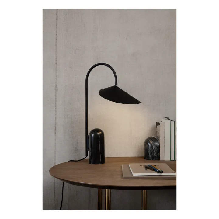 Ferm Living Lampe de table en marbre Arum | Noir
