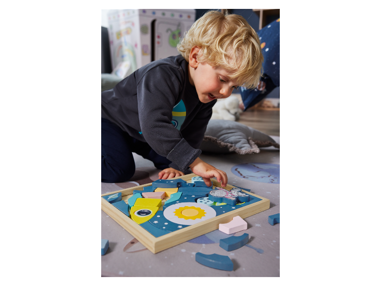 Houten activiteitenbord of puzzel