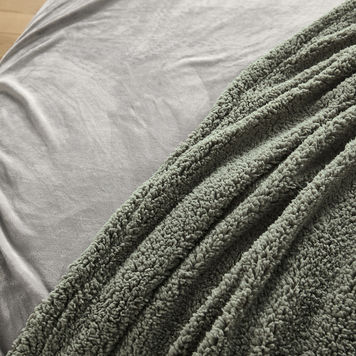 LA REDOUTE INTERIEURS<br>Colcha em lã e sherpa, Maxine