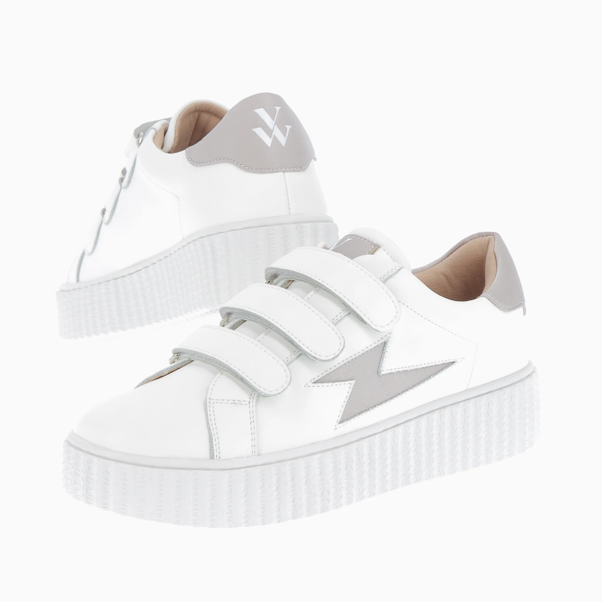 Sneakers-Baskets éclair Larissa blanches à détails en satin taupe